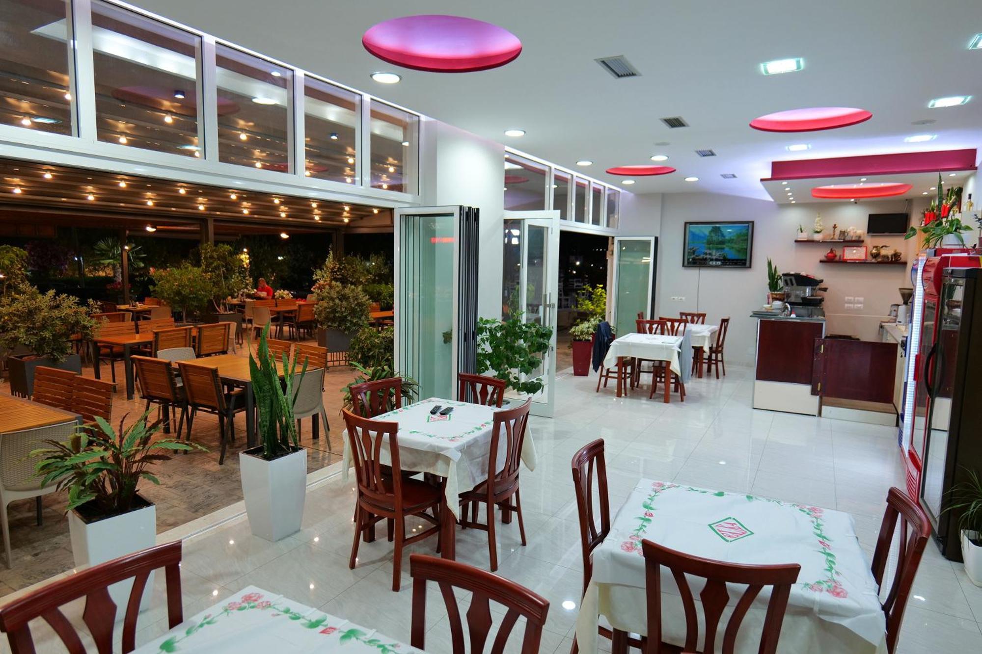 Almare Apartment *